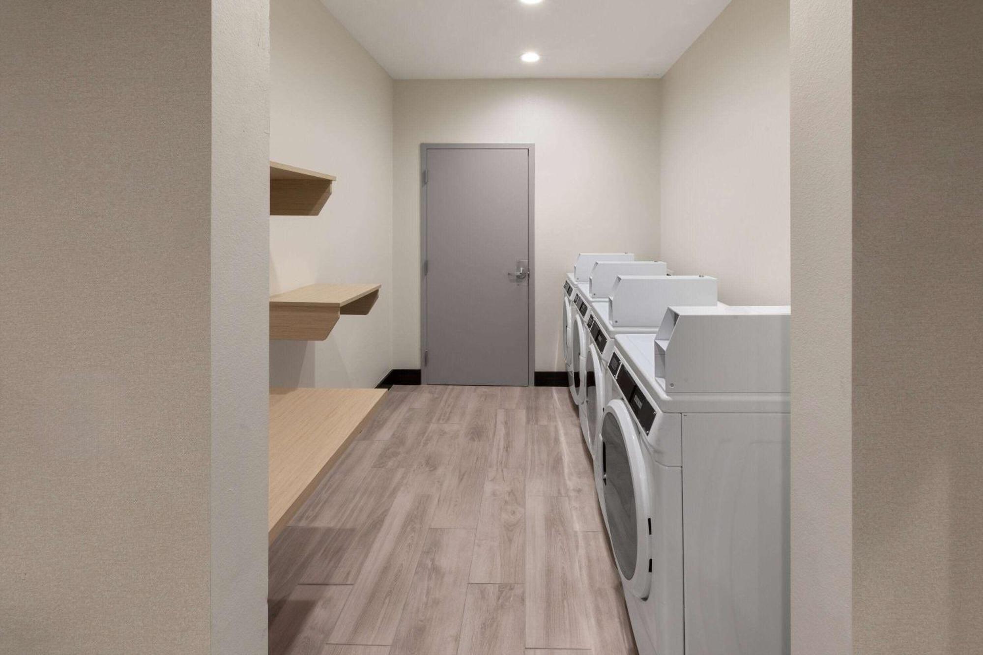 Hawthorn Extended Stay By Wyndham Kingwood Houston Buitenkant foto